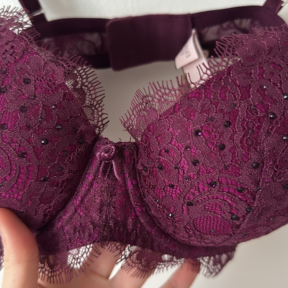 NWT Victoria Secret Elegant Lace Underwire Bra - Purple 34D - Picture 2 of 6